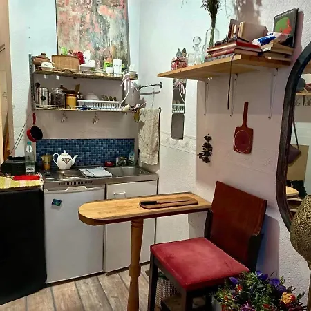 Cozy Near The Center *