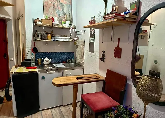 Cozy Near The Center *